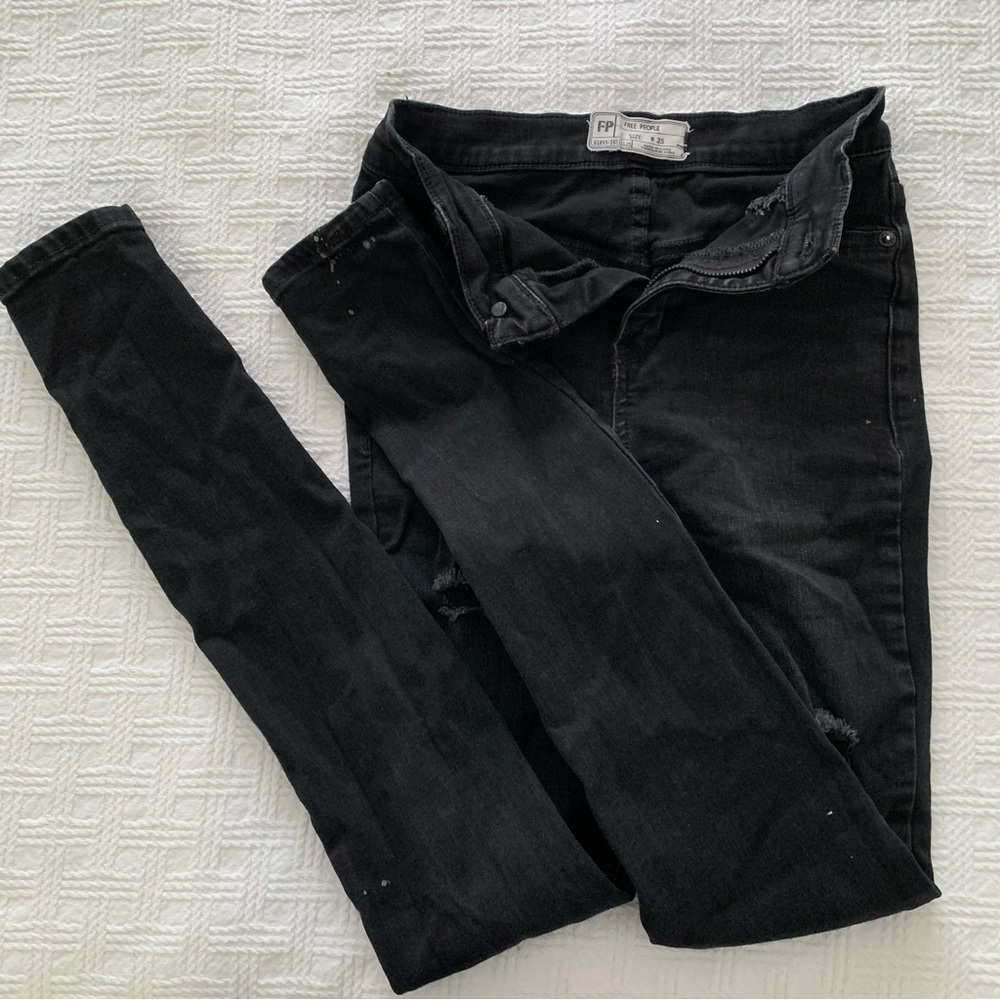Free People blk skinny jeans. Size 25